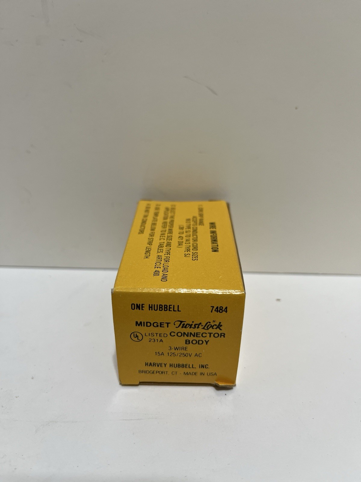 HUBBELL 7484 Connector Body Midget Twist-Lock BOX OF 10 NEW IN BOX
