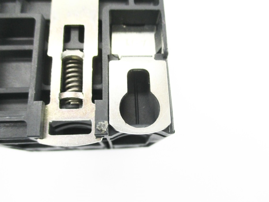 SCHNEIDER ELECTRIC LUB12 12A 690V UNMP