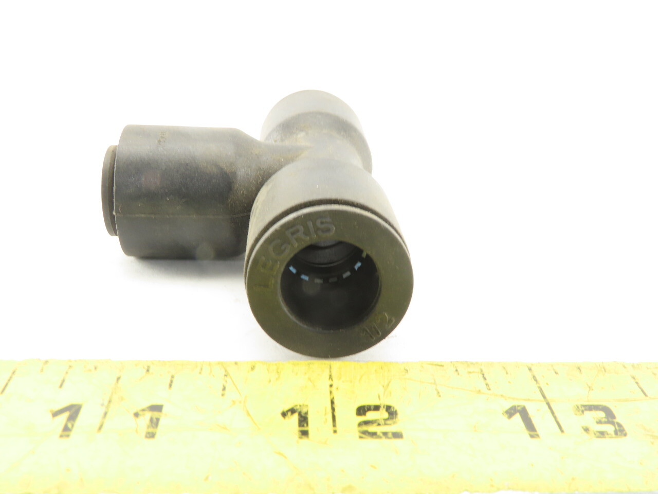 Legris Nylon Union Tee Fitting Push to Connect 1/2″ X 3/8″ X 1/2″ lot of 8