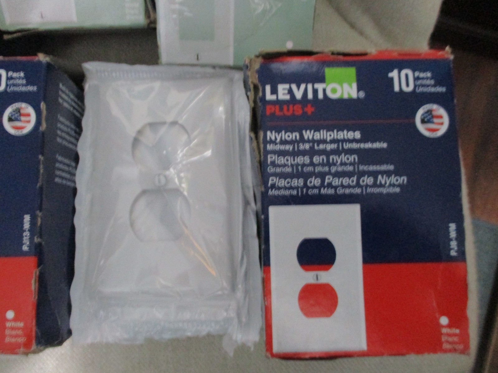 Lot of 70 Leviton White Switch, Blank & Outlet/Recep Cover Plates 1 & 2 Gang New