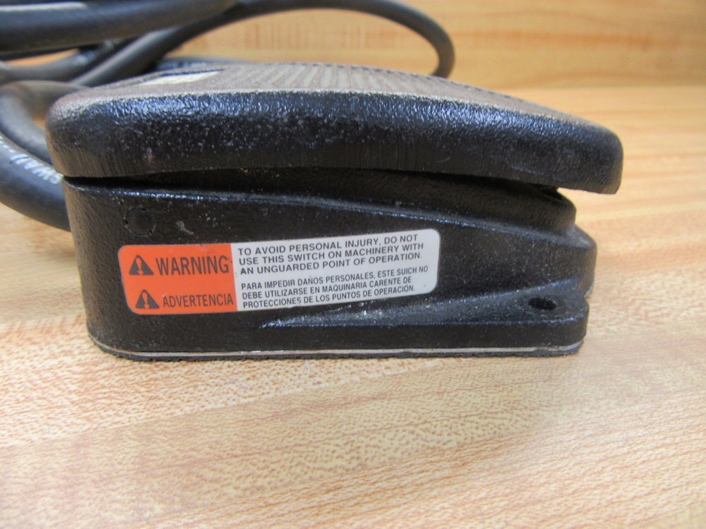 Clipper Air Val 3C-30A2-S Pneumatic Foot Switch 3C30A2S W/Hoses