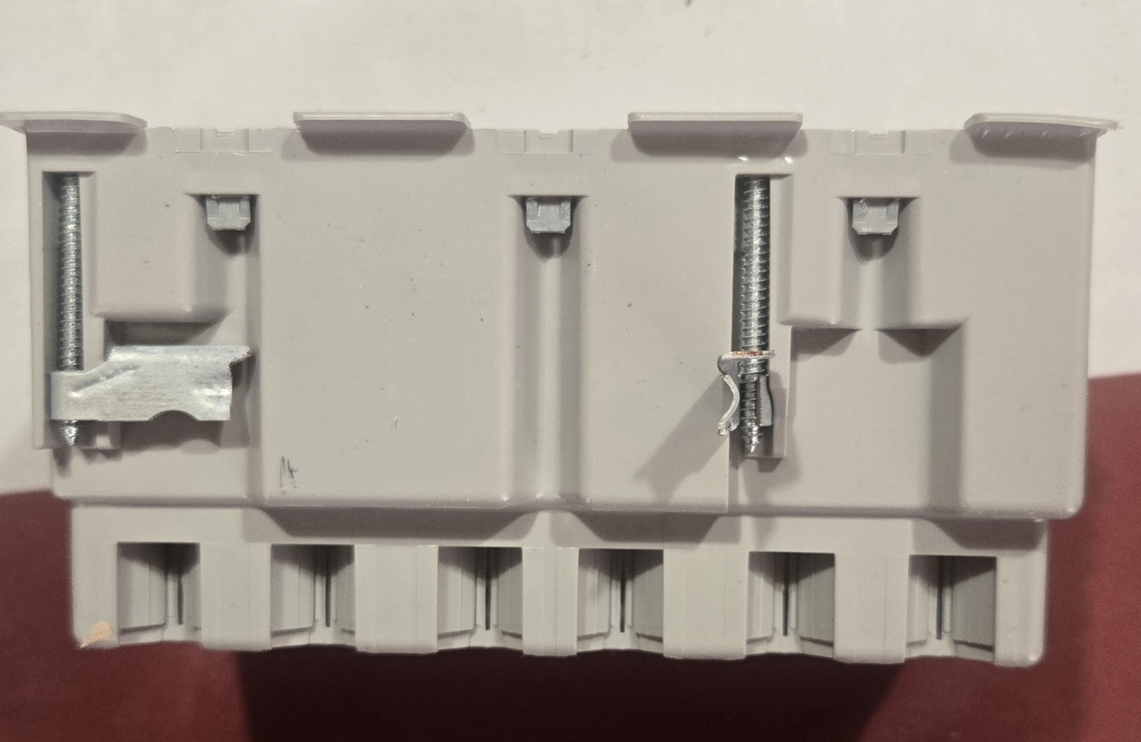 Slater PASS & SEYMOUR S3-52-W OLD WORK BOX 52 CU-IN 3 GANGS GRAY – 6 Autoclamps
