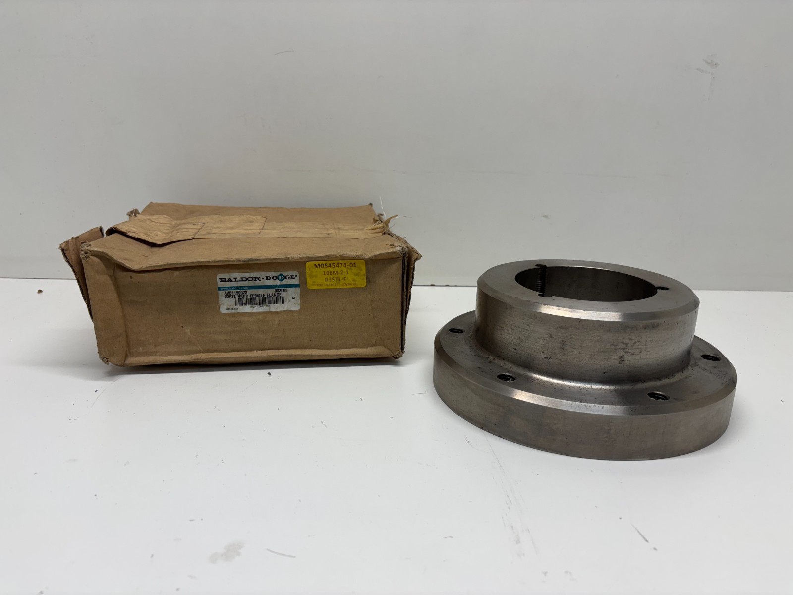 NEW OLD STOCK! BALDOR DODGE 4-1/2″ BORE R35TL RIGID FEMALE FLANGE 003008