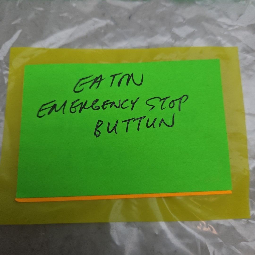 Eaton Emergency Stop Button Push Pull In Enclosure M22-KC01 Contact Block