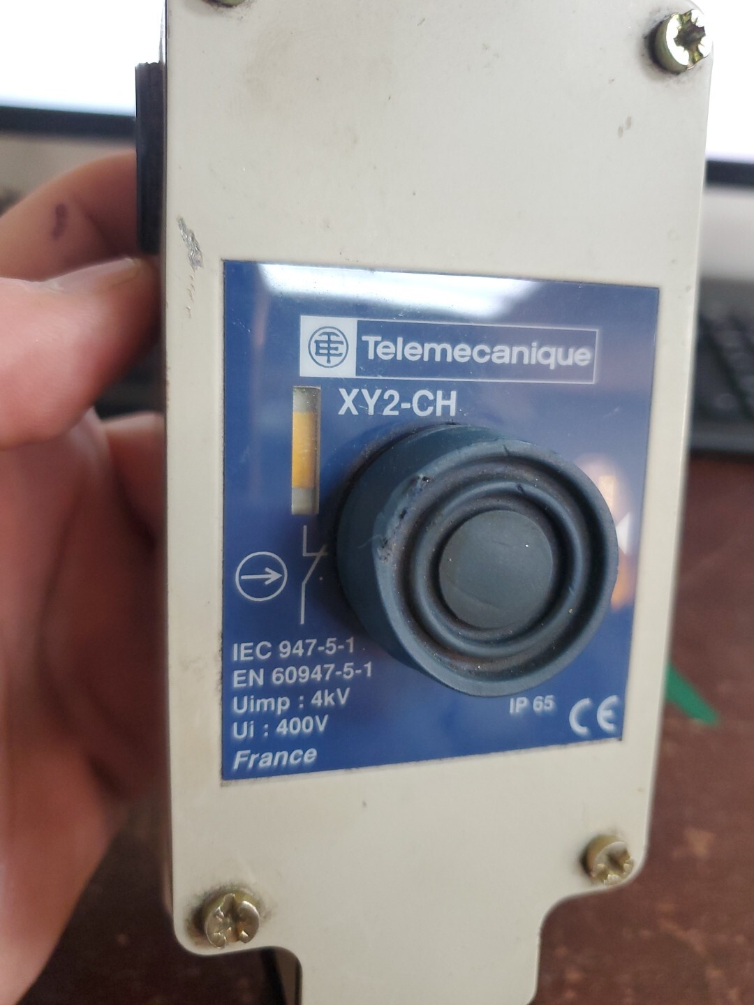 Telemecanique XY2-CH Emergency Stop Rope Pull Switch (VR3)