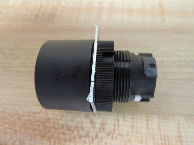 Omron A22-GW Push Button Switch