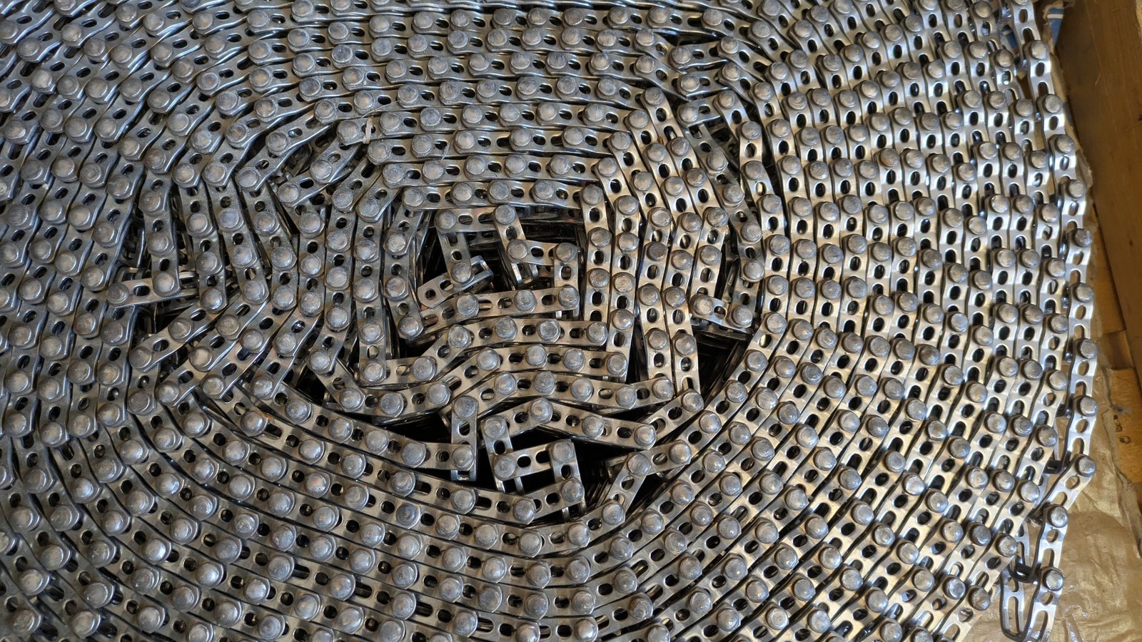 STAINLESS STEEL CHAIN CONVEYOR BELT ROLL HEAVY 5.5″ WIDE 50′ LONG APROX