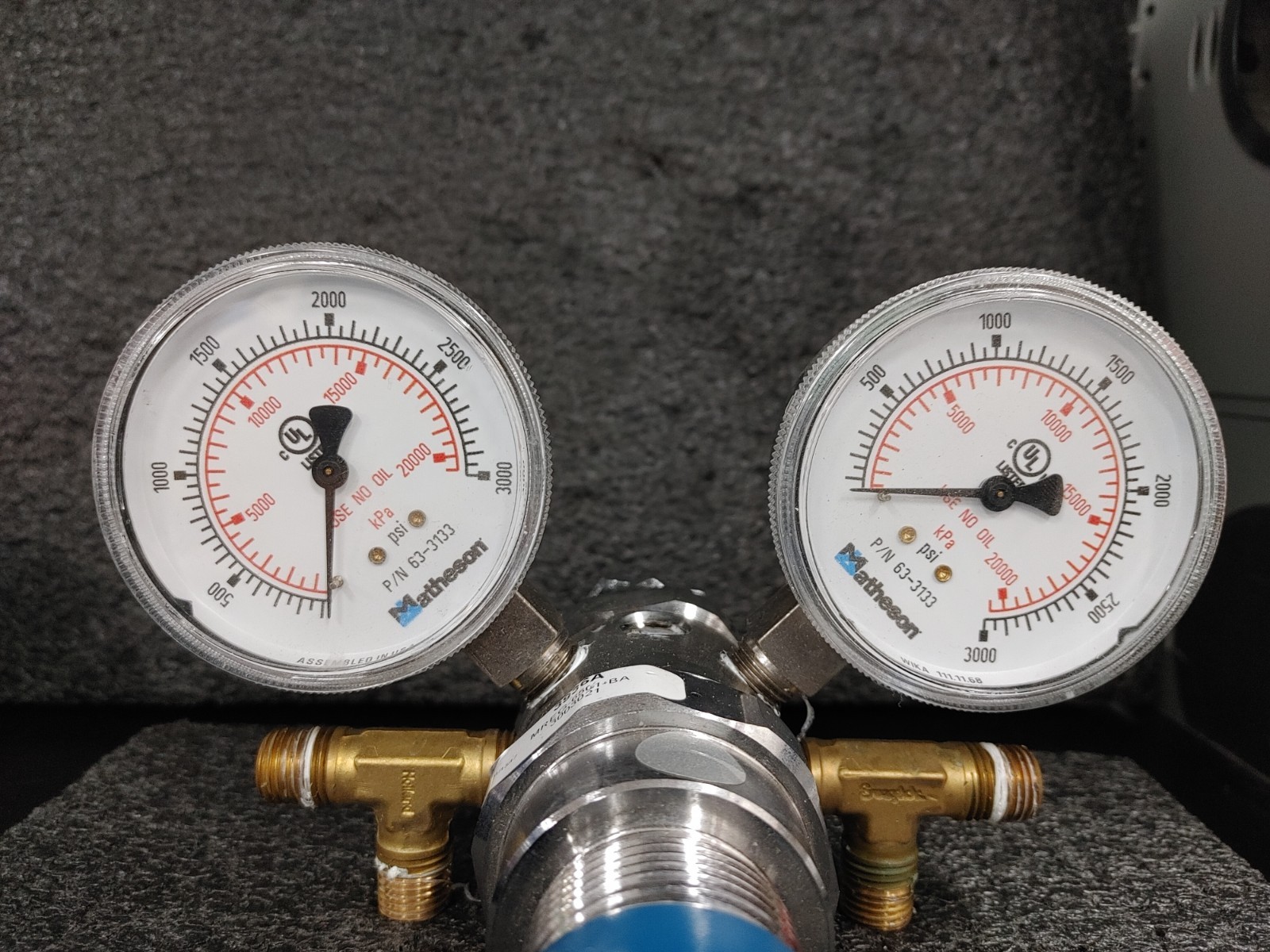 MATHESON 3936A High Purity Regulator with Pressure Gauges