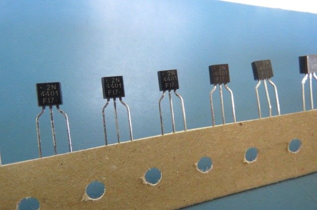 ONSEMI 2N4401RLRAG Qty of 100 per Lot Transistor, Bipolar,Si,NPN,General Purpos