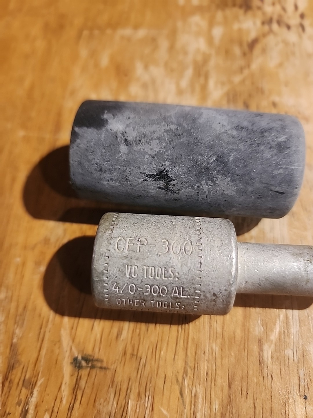New Old Stock Versatile CEP-300, Crimp-on Pin, Aluminum, 4/0-300Al. VC TOOL