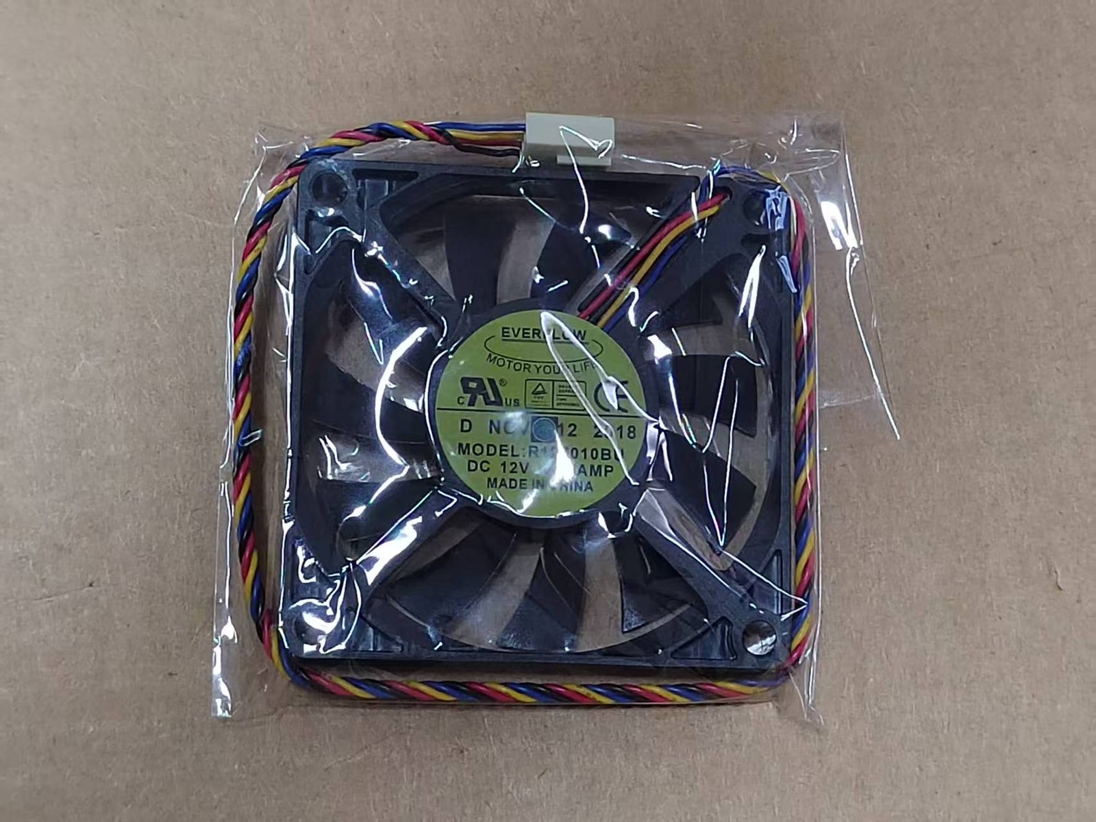 EVERFLOW R127010BU 7010 DC12V 0.45A 7CM 4-Wire PWM Silent Cooling Fan