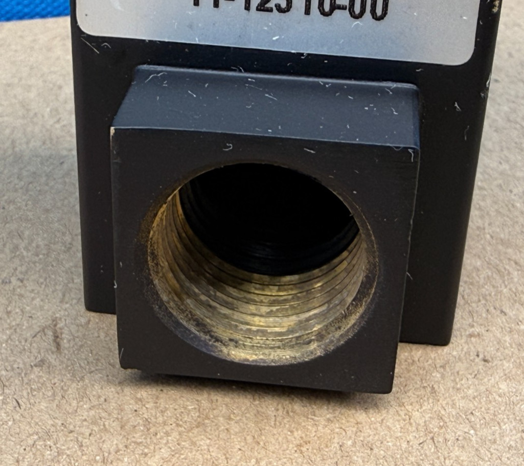 GO Switch TopWorx 11-12310-00 Leverless Limit Switch 10A 120VAC FM USA