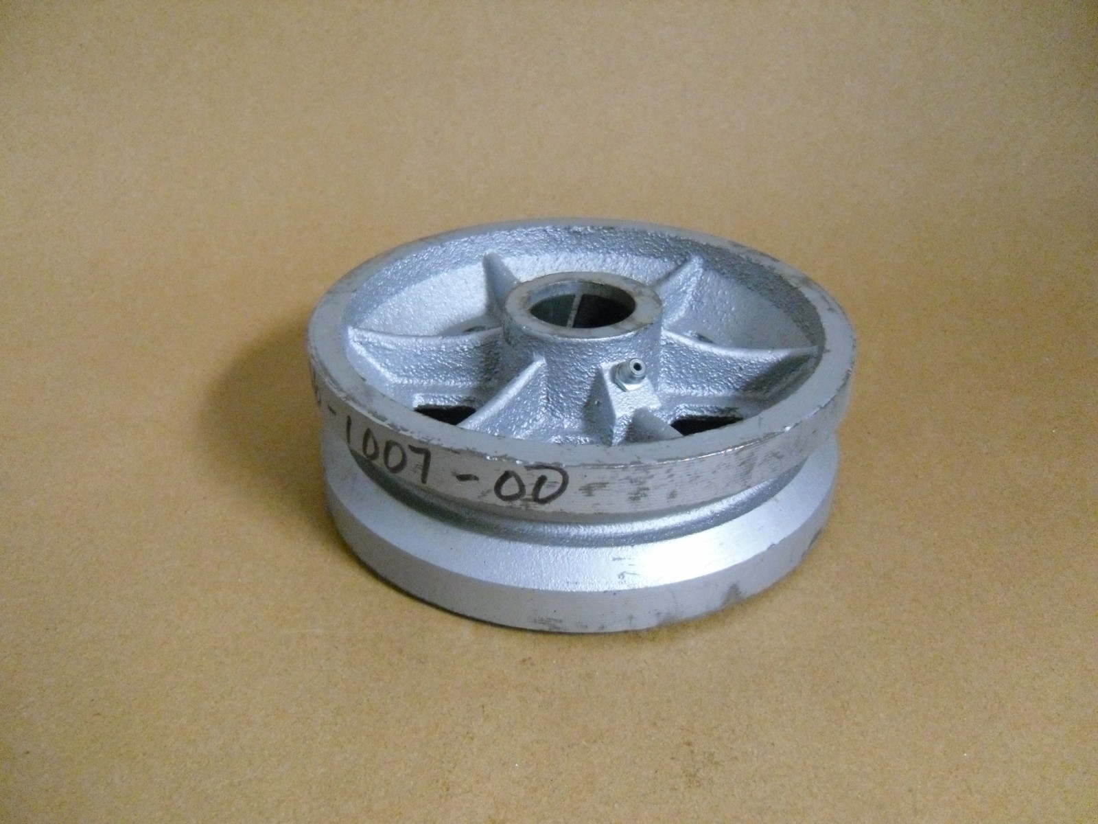 6X2 CAST IRON V-GROOVE WHEEL 1.126″ BORE HOLE SIZE