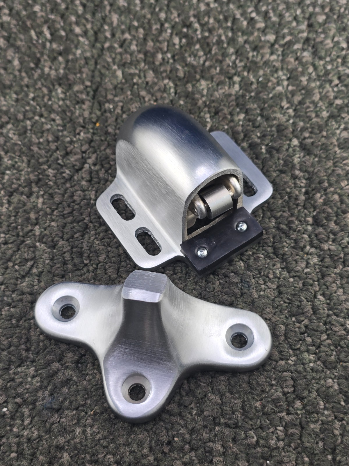 FS.10172 FS41 US26D Automatic Floor-Mounted Door Stop and Holder Satin Chrome