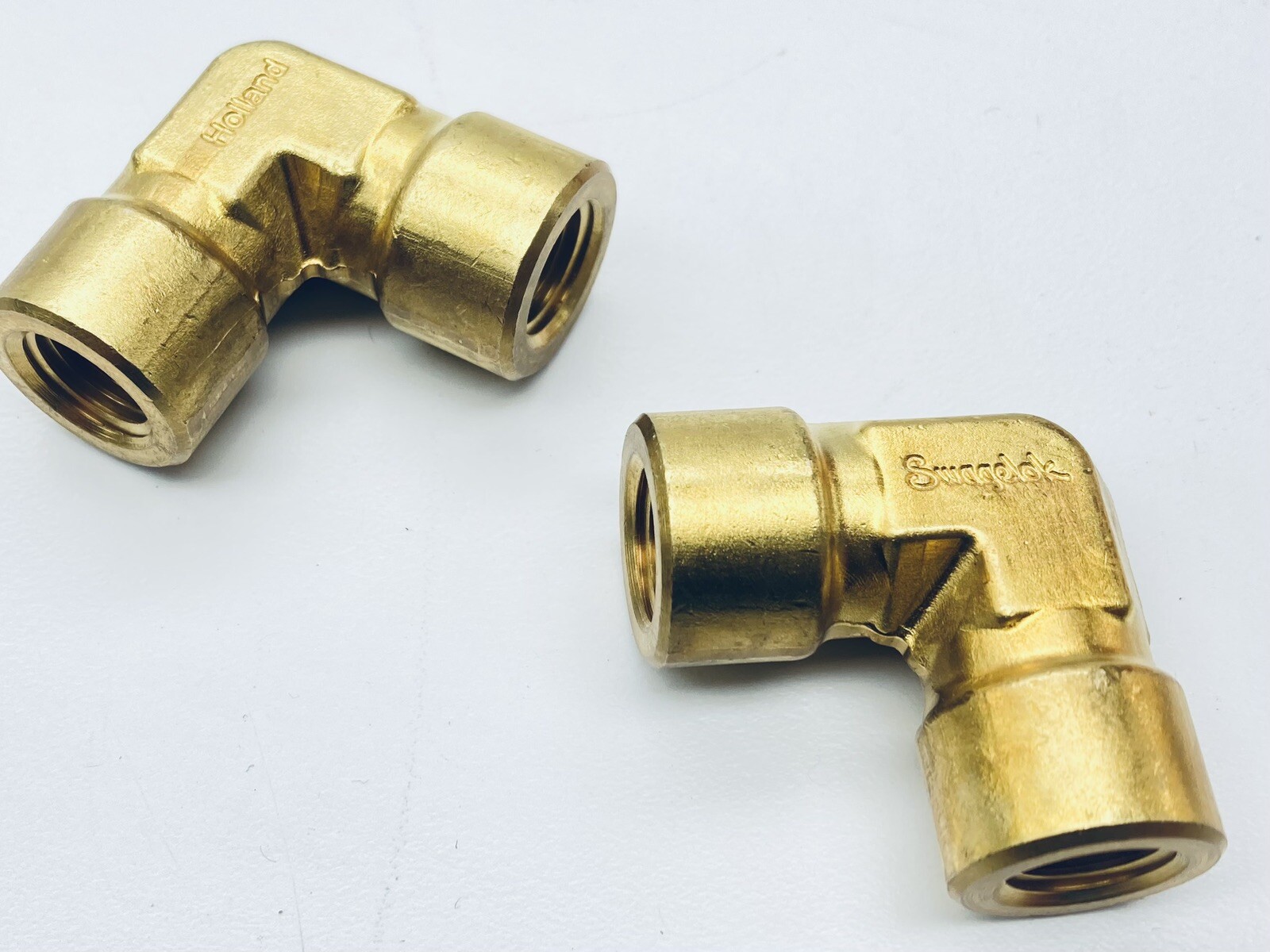 LOT OF 2 UNUSED SWAGELOK 3/8″ BRASS FEMALE 90° ELBOW
