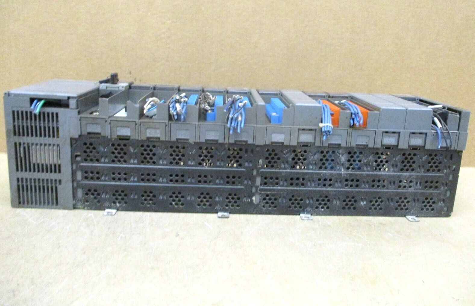 Allen-Bradley SLC 500 1746-P3 SLC 5/04 CPU 1747-L541 1747-DCM 1747-SDN 48681GN