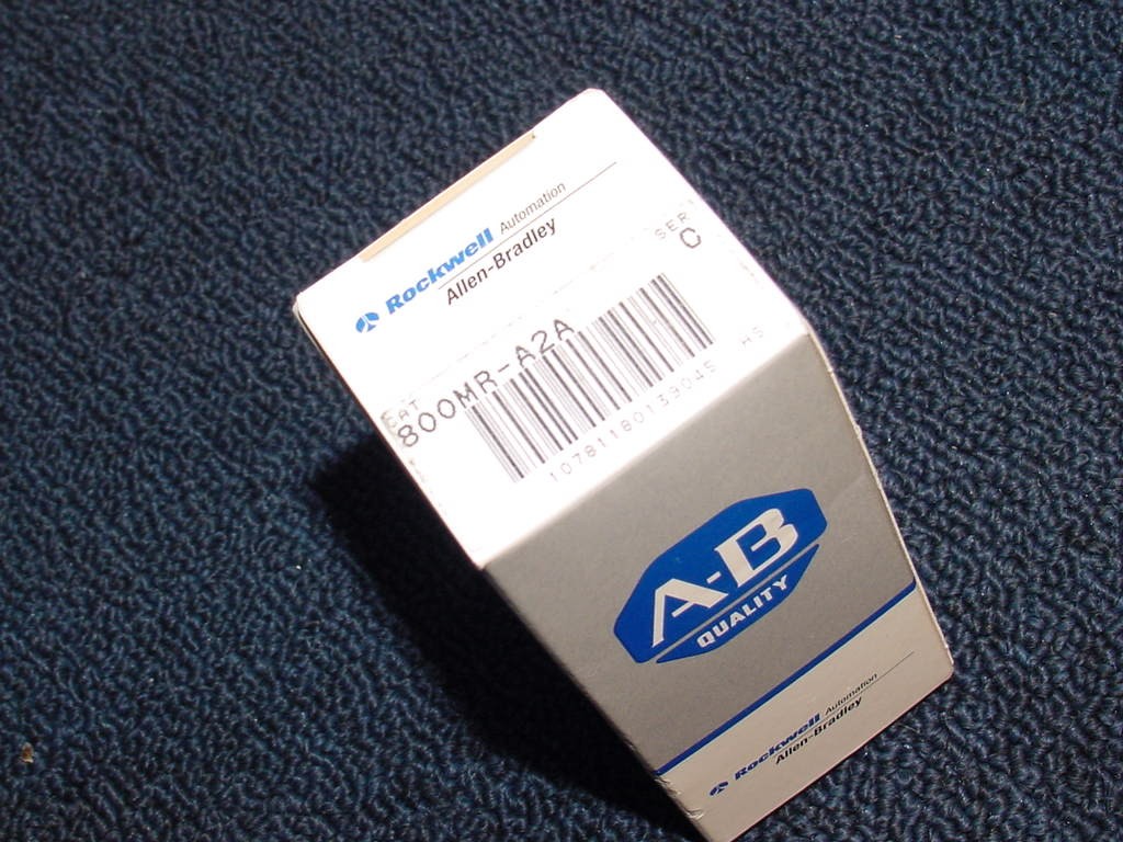Allen Bradley 800MR-A2A, 22.5 mm, Momentary Contact Push Button, Flush, Black
