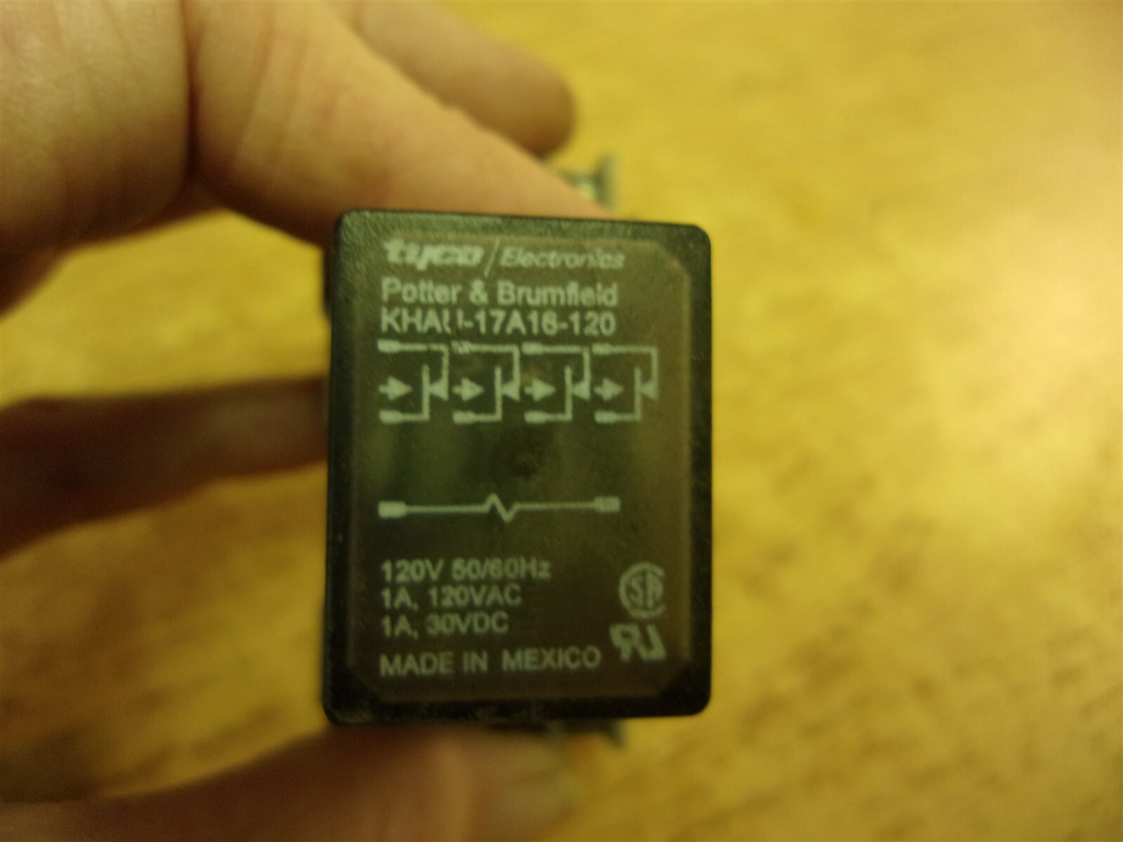 Potter & Brumfield KHAU-17A16-120 Relay w/ Socket 27E894 *FREE SHIPPING*