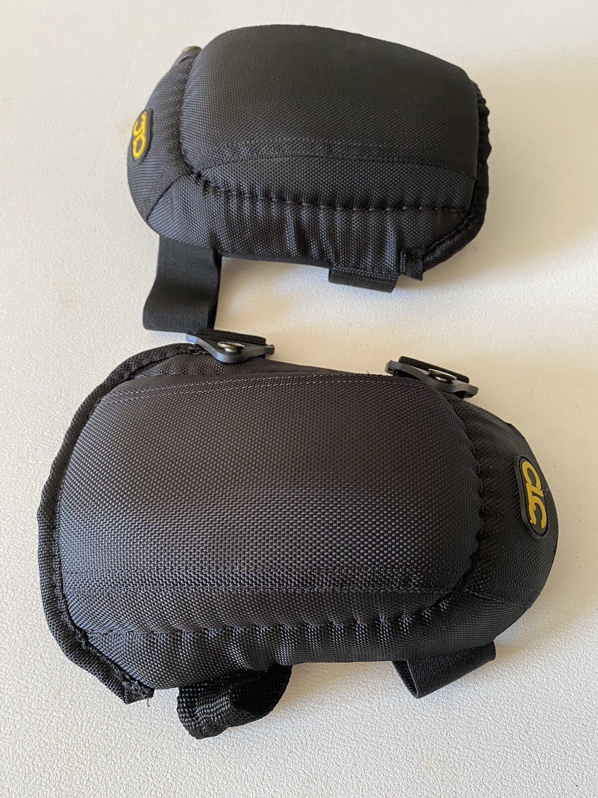 CLC 342 Knee Pads, Flat, Foam, Universal
