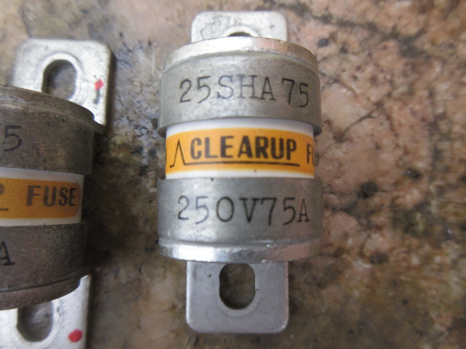 CLEARUP KYOSAN 25SHA75 LOT OF 2 PIECES
