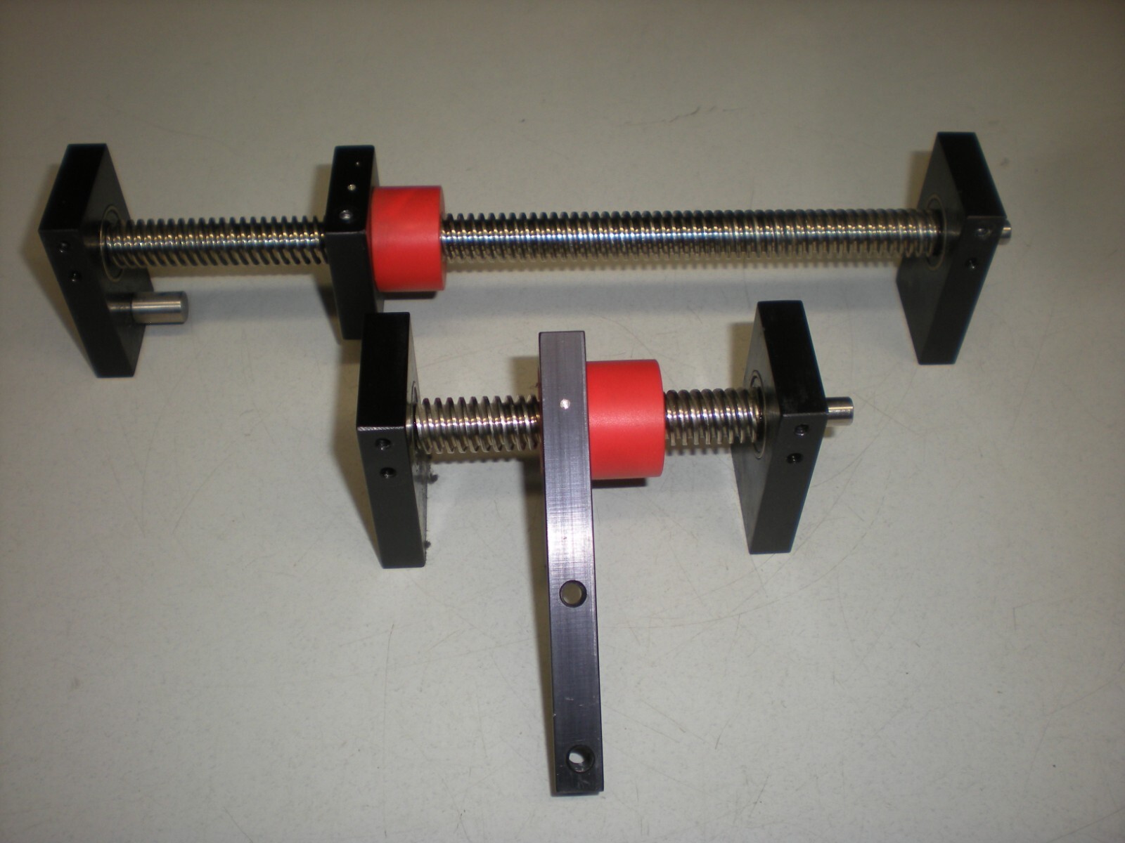 Set of (2) Unbranded Ball Screw Rail Slides – 1/4″ Diameter Shafts