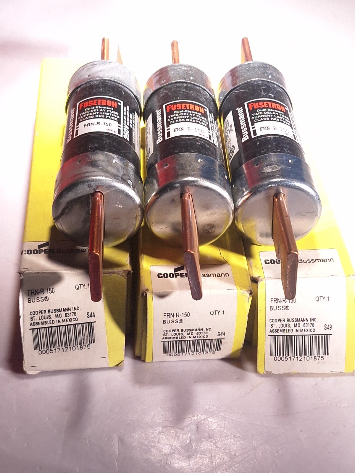 COOPER BUSSMANN FRN-R-150 DUAL ELEMENT TIME DELAY FUSE RK5 150A – LOT OF 3