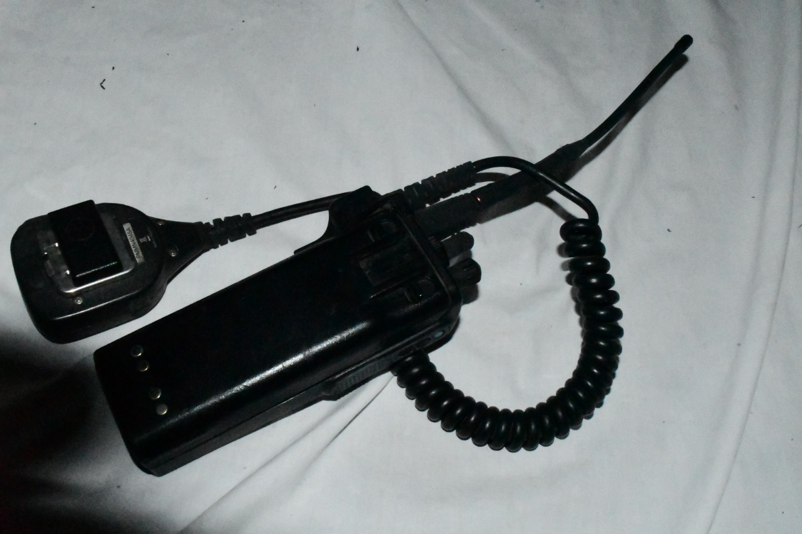 Motorola MT 2000 VHF Handheld Radio w/ battery and Mic H01KDH9AA7AN w6c #1
