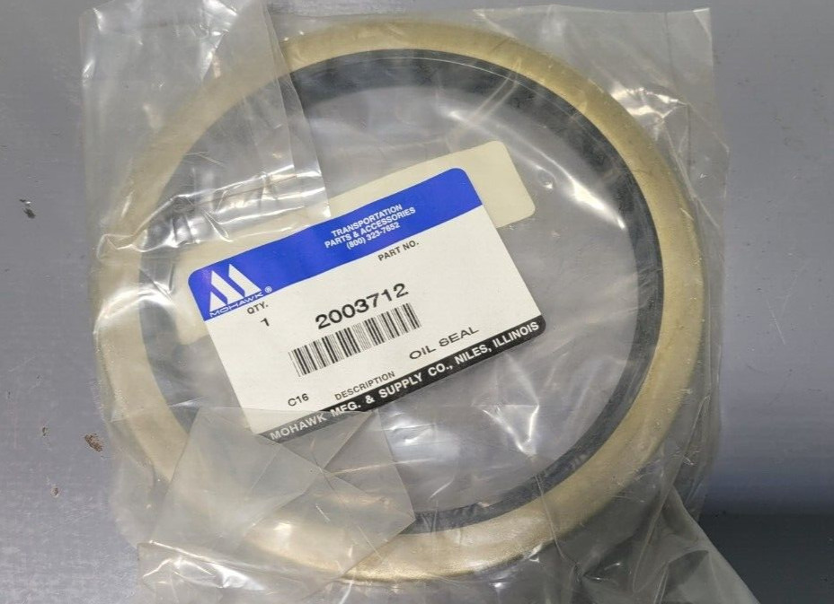 2 New Sealed Mohawk 2003712 Oil Seal