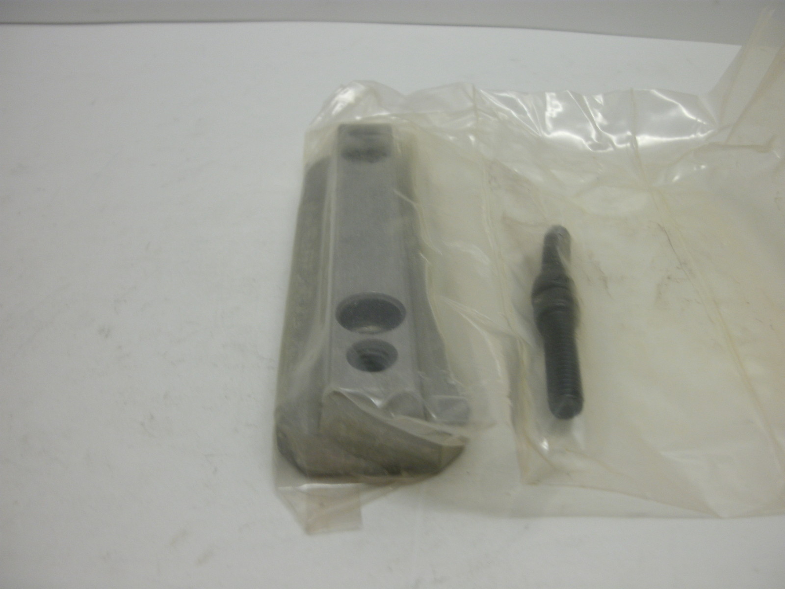 DME D-M-E MTR-10-4 RECTANGULAR TAPPERED INTERLOCK 5533471 1411 4″X 1- 1/4″ NNB