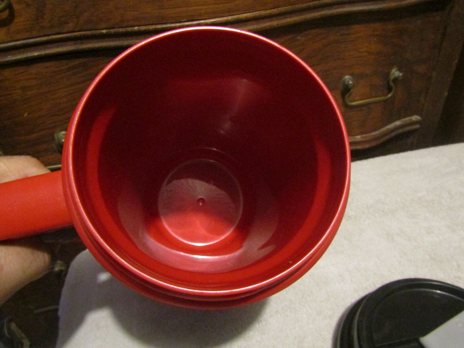 IGLOO Commercial Insulated Mug 1/2 gallon Red and Black Hot Cold. OS-IM532A-3