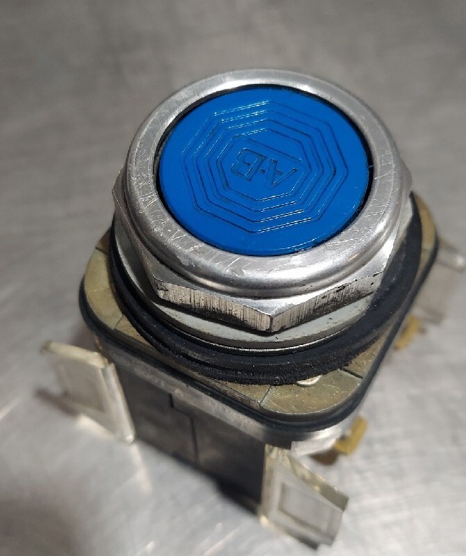 ALLEN BRADLEY BLUE PUSH BUTTONS 800T-A SER T TYPE 4,13