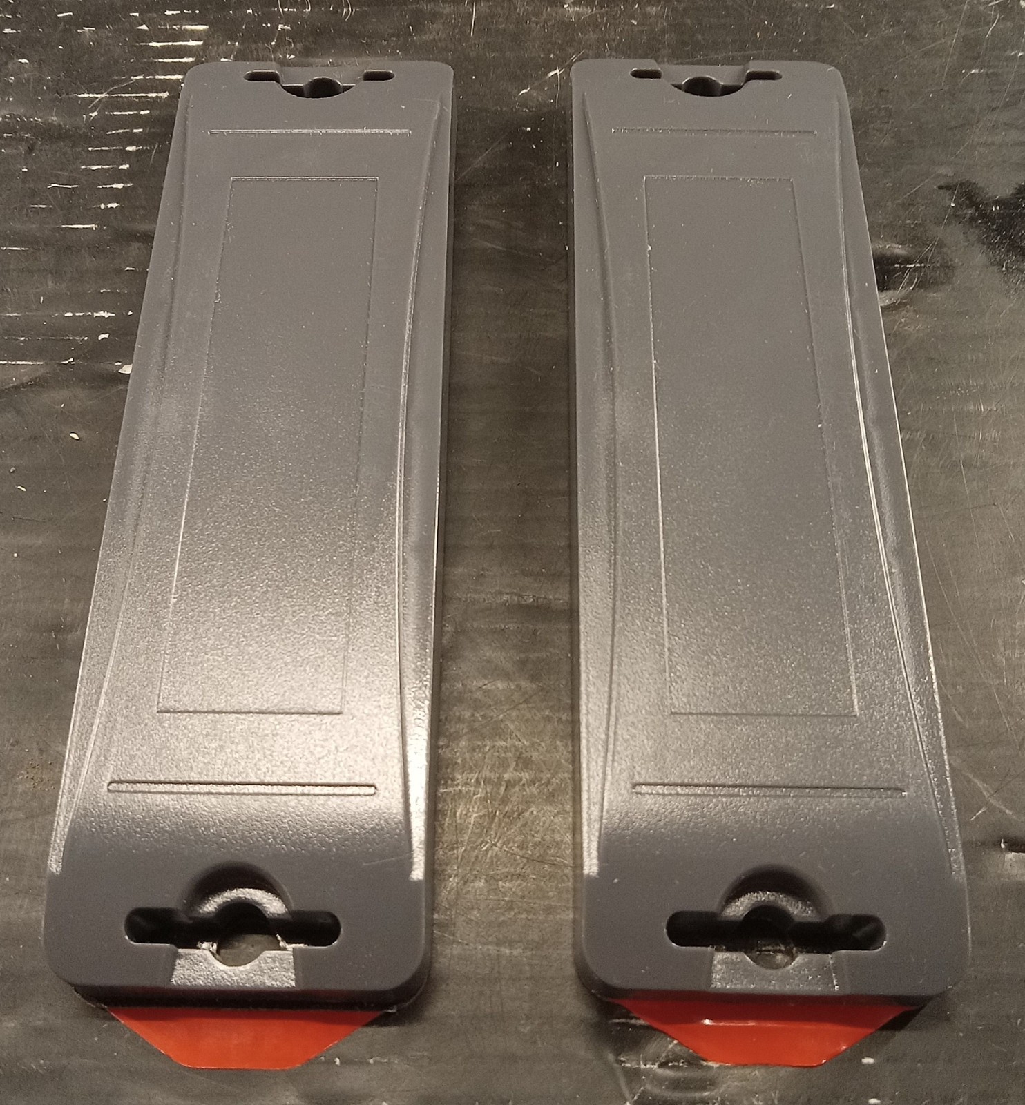 2 NEW XERAFY X0361-EU100-M830 RFID TRACKING TAG NNB ***MAKE OFFER***