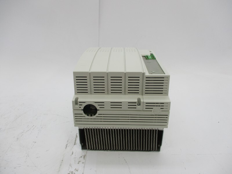 LENZE 33.8221-E.1I.1 400/500VAC 29A NSNP