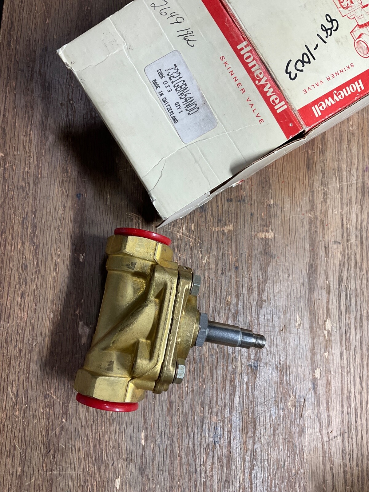 Honeywell Skinner Valve 705N5 110/120 Volts 50/60 Hz 3/4″ Orifice 10 Watts (B90)