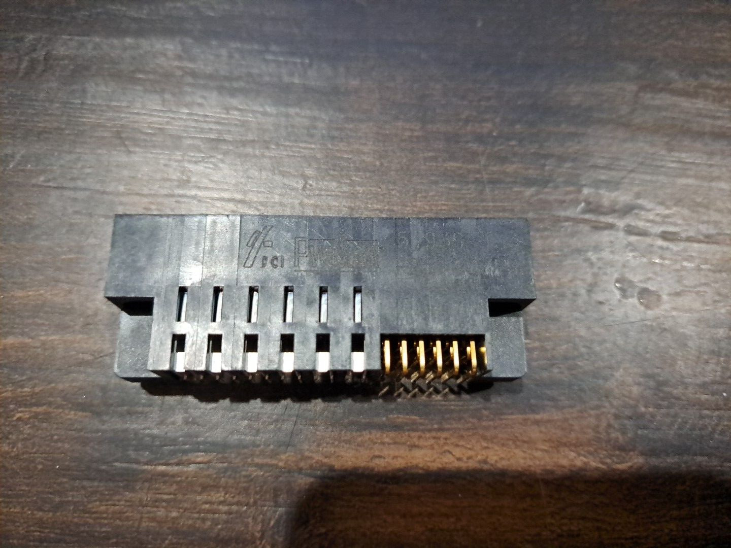FCI Amphenol 51939-134 R/A HDR POWERBLADE