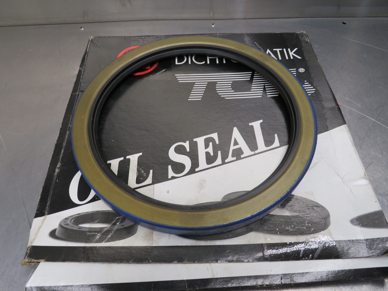 TCM 70856SA-H-BX Oil Seal 70052