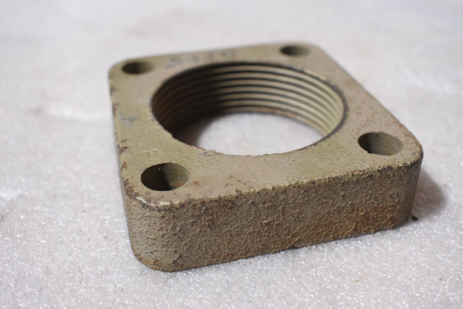 WWL 2350 SQUARE FLANGE MOUNT 2-1/2″ NPT, 3.67″ X 4″ X 1″