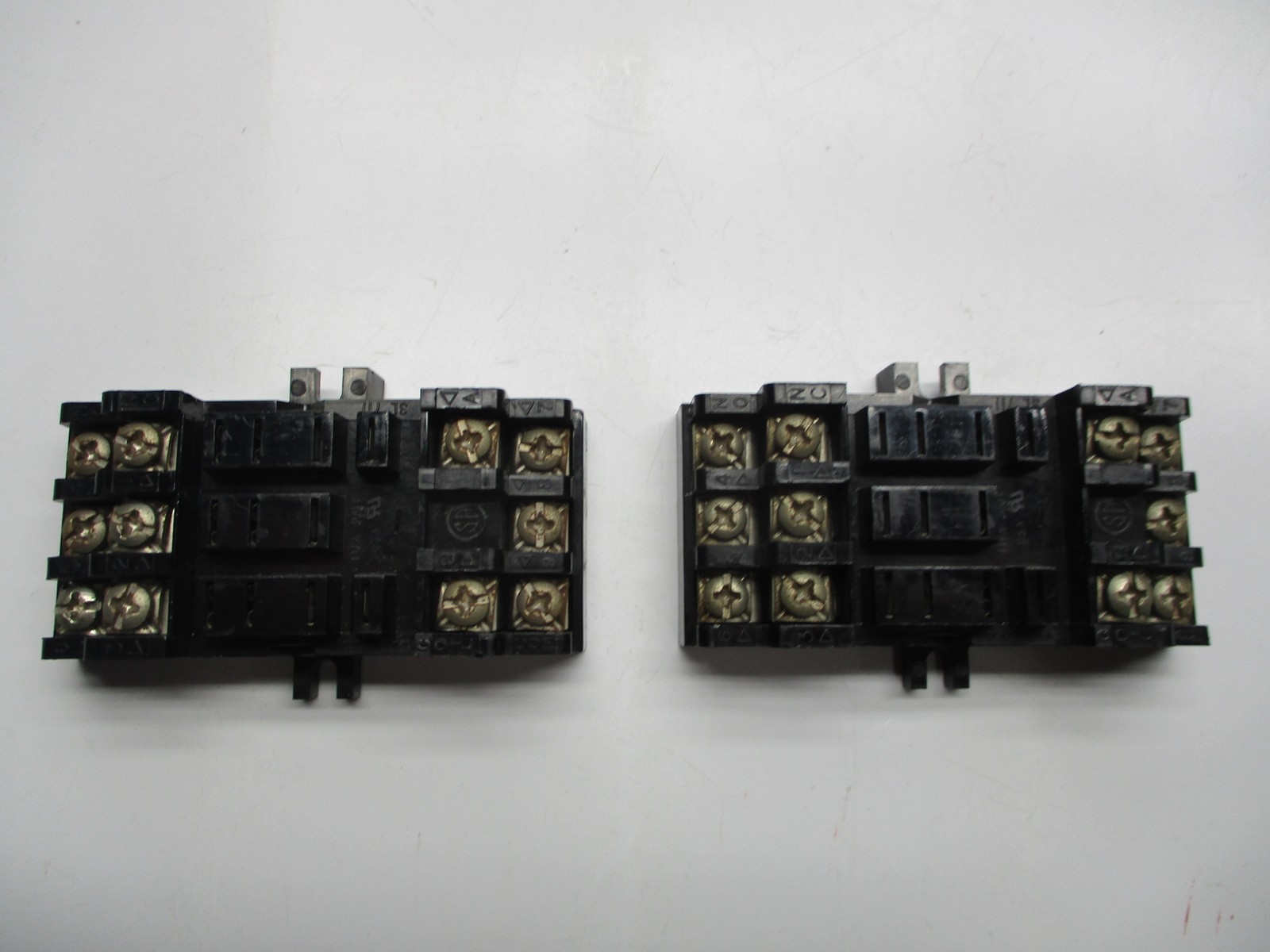 INDUSTRIAL SPARE SL711 RELAY BASE LOT OF 2 NSNP