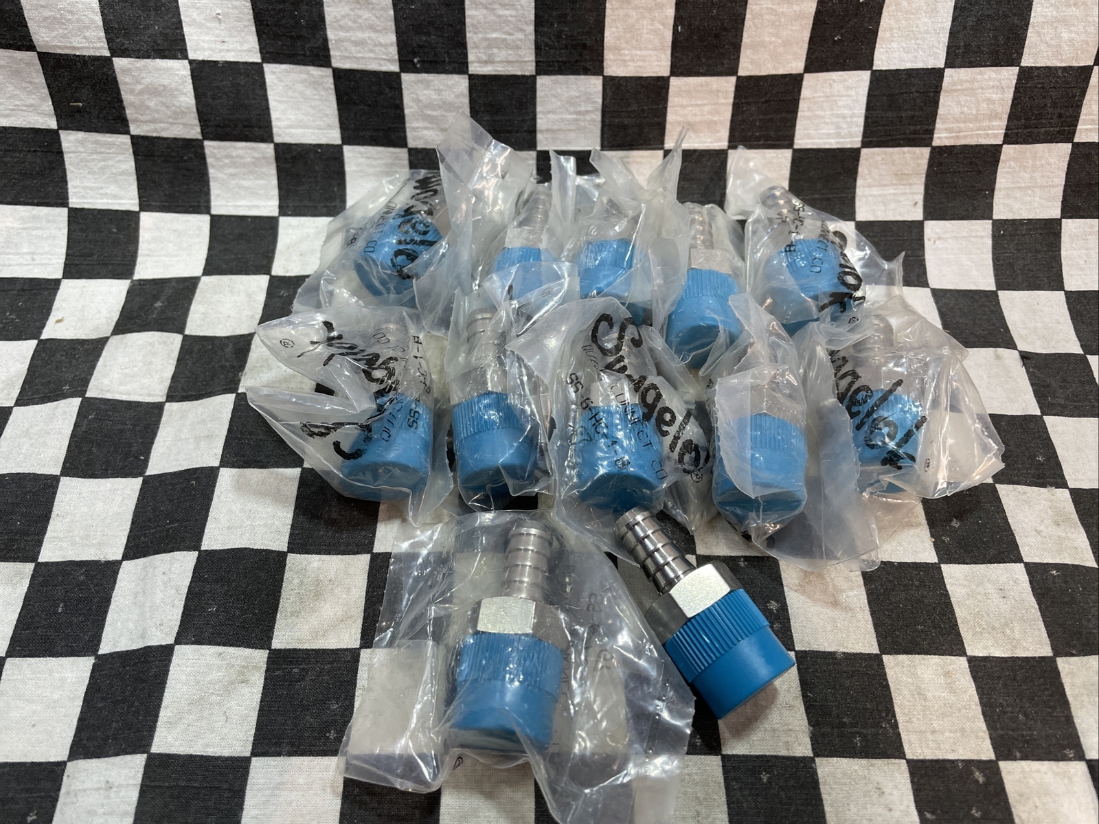 Lot Of 12 Swagelok HOSE CONNECTOR 1/2″ NPT X 3/8″ HOSE, SS-6-HC-1-8 #1620P1