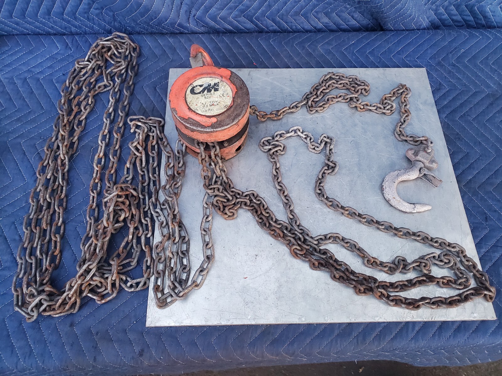CM Hoist 622 1/2 Ton 5 x 4.25 x 9″ 12 Ft Chain Hand Chain Hoist