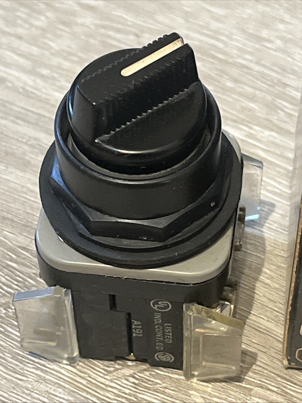 Allen Bradley 800H-JR2B Selector Switch 800HJR2B Series C