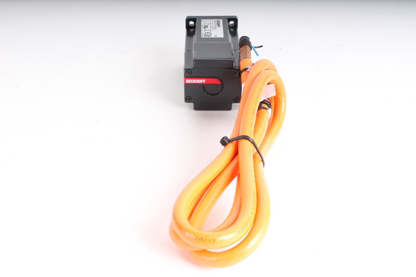 Beckhoff AM8121-0F10-0000 Servo Motor With Cable