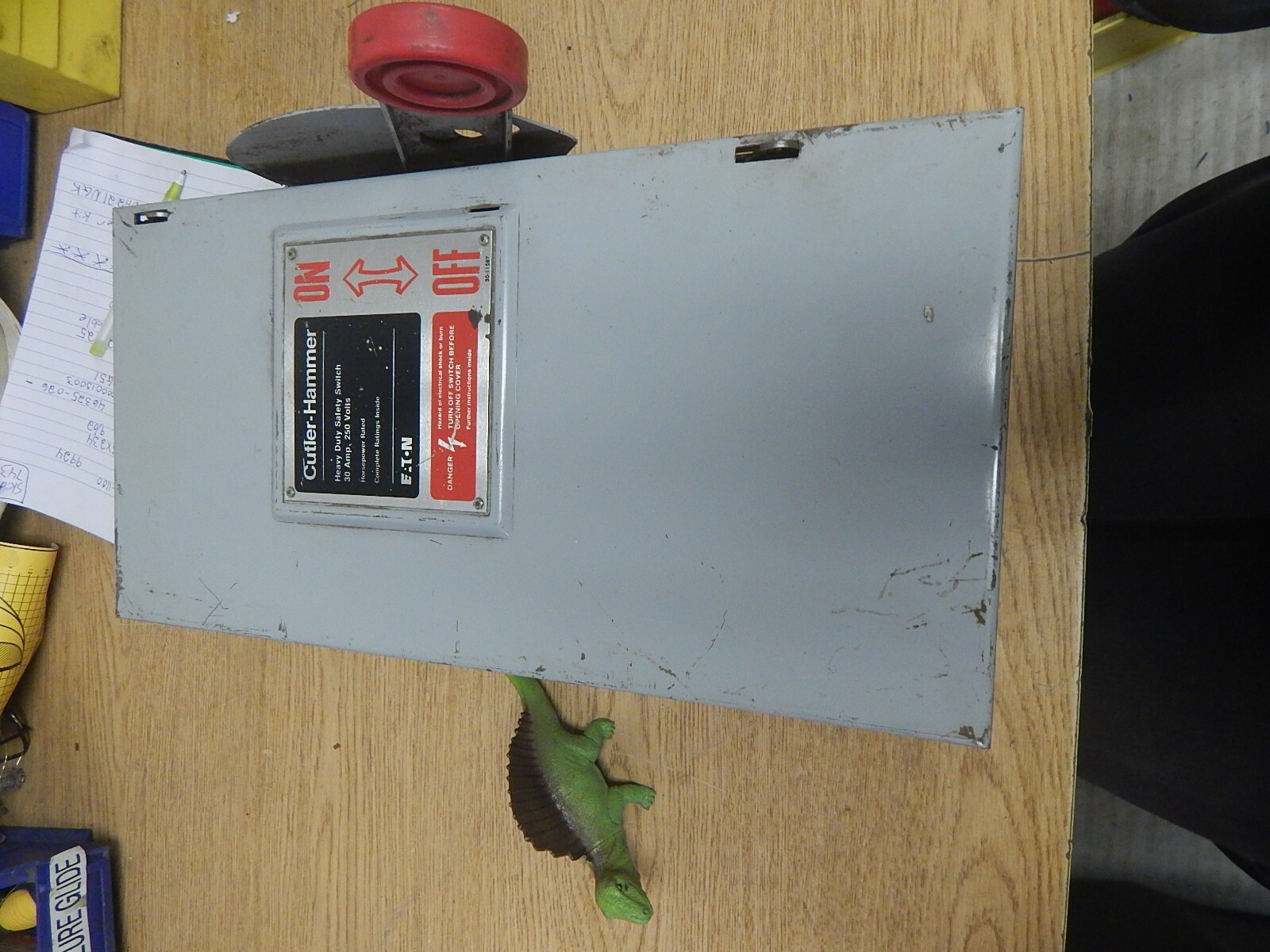 Cutler Hammer 30-11587 Safety Switch DH221NGK 30-13972-37 *FREE SHIPPING*