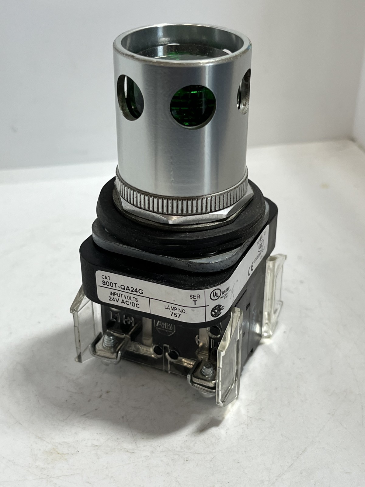 ALLEN BRADLEY 800T-QA24G PUSHBUTTON GREEN ILL 24VAC/DC 1NO/1NC SER T NNB
