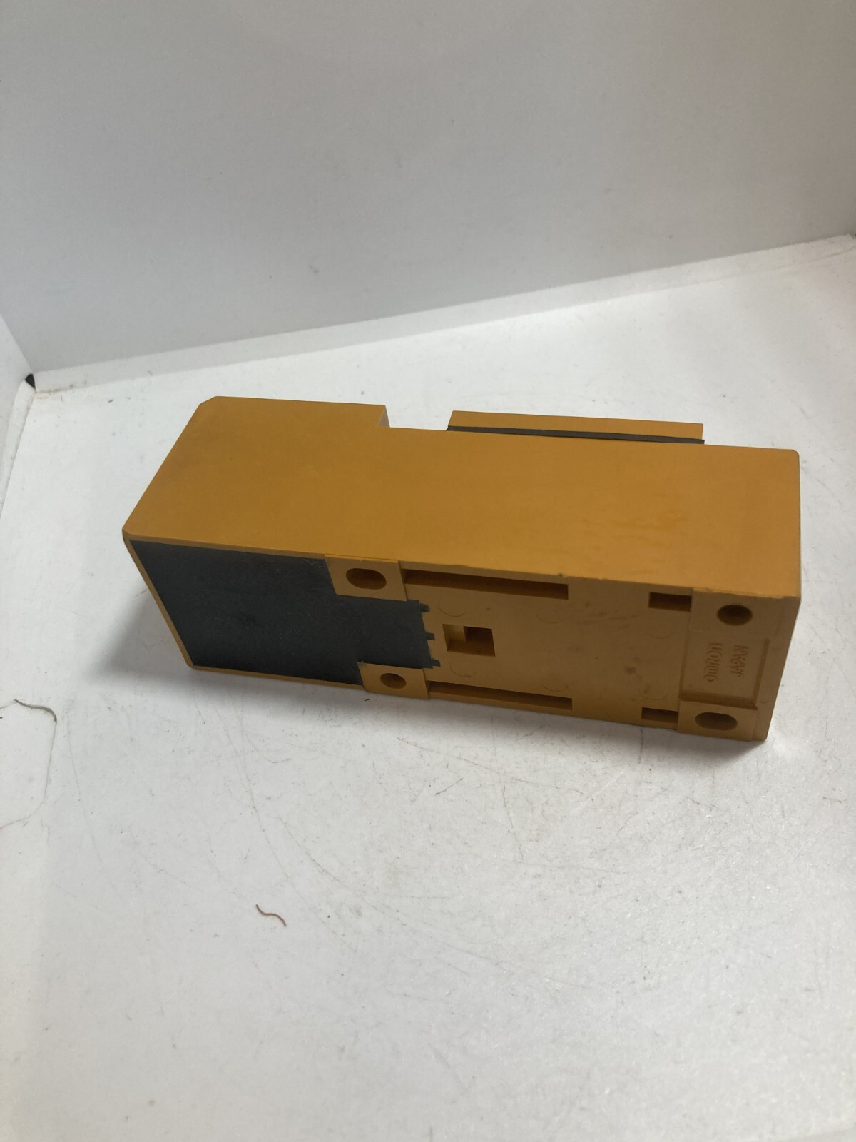 OMRON TL-YS15MC14-US INDUCTIVE PROXIMITY SWITCH 200MA 10-30VDC NNB