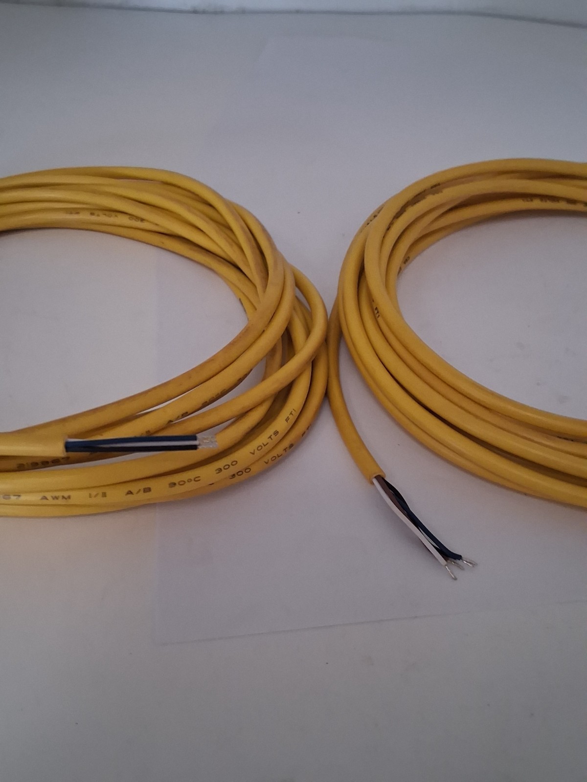 HTM SENSORS C-FS4TZV075 CONNECTING CABLE 4 WIRES FEMALE (LOT OF 2) NNB