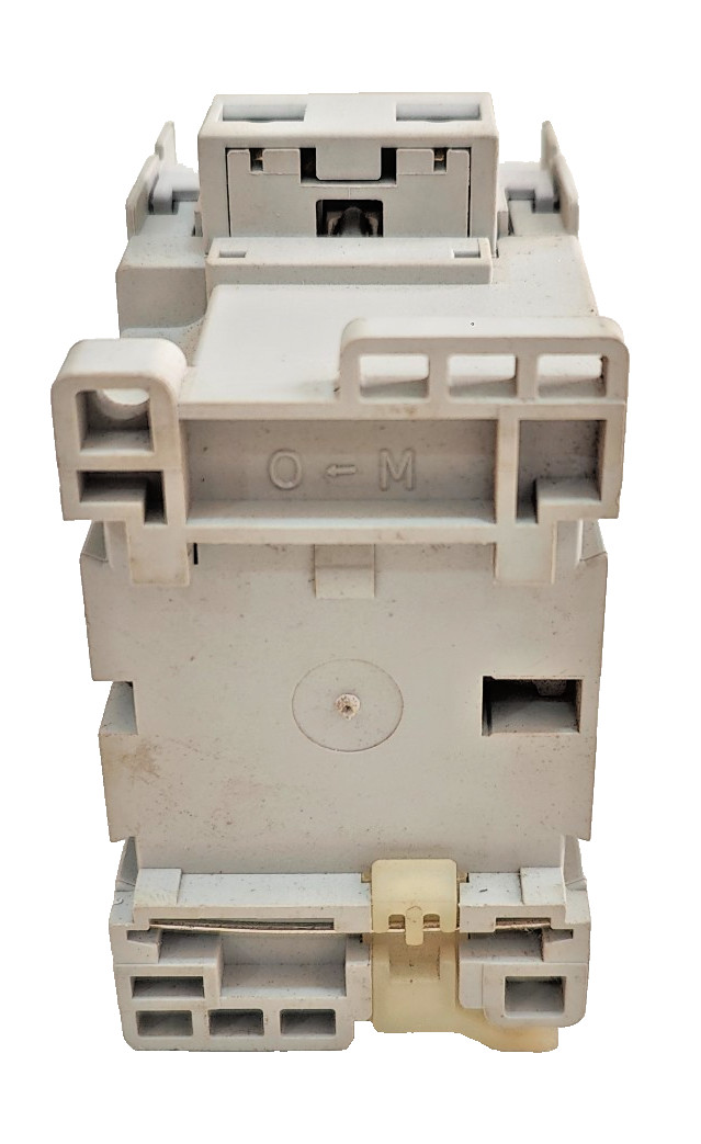 *NEW IN BOX* Sprecher & Schuh CA7-9-10-120 contactor 110-120V 50/60HZ