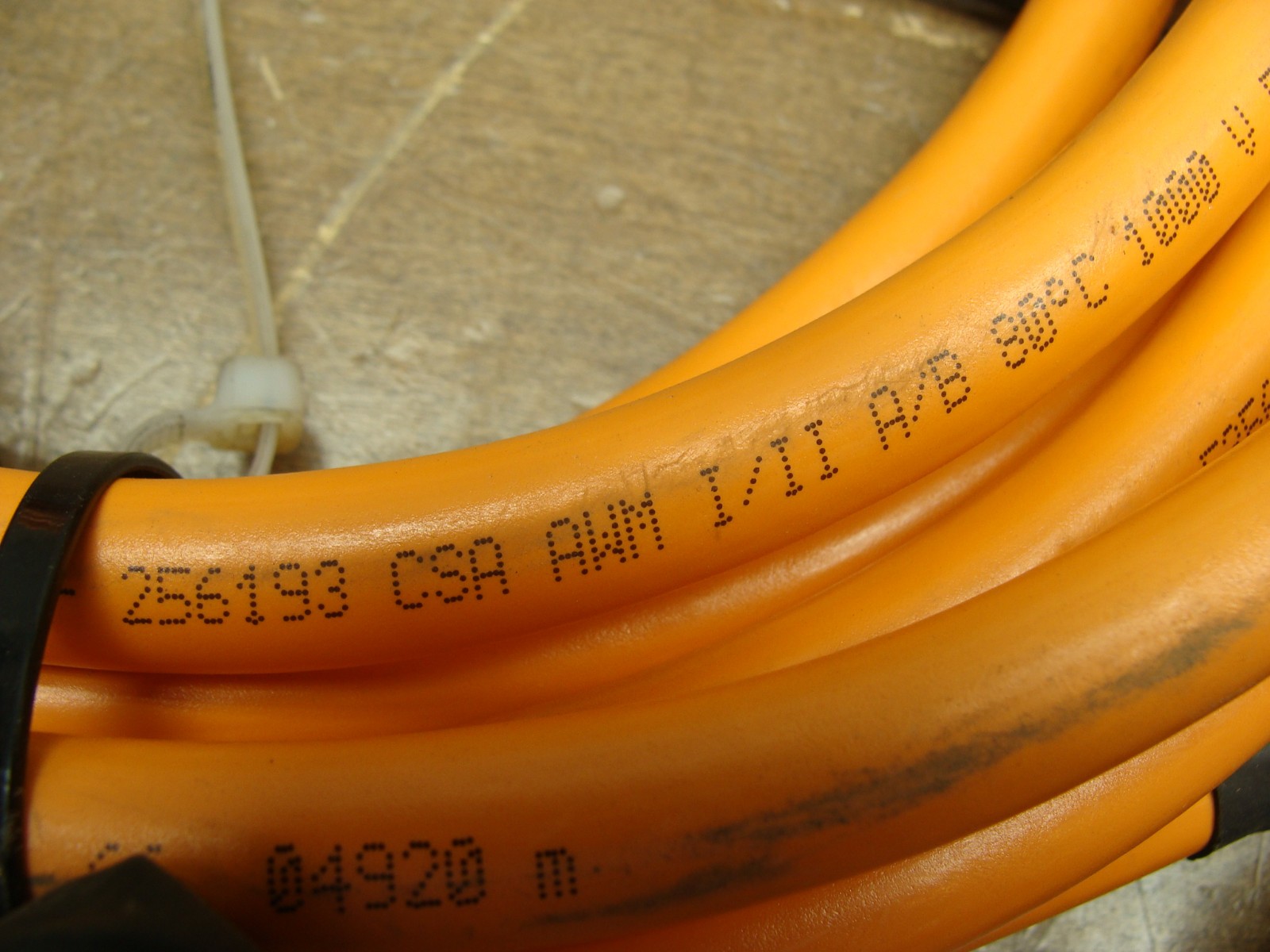 KOLLMORGEN HYBRID SERVO CABLE AKD CCJ1A2-015-006-00 HIPERFACE DSL/SFD3 240V 6A