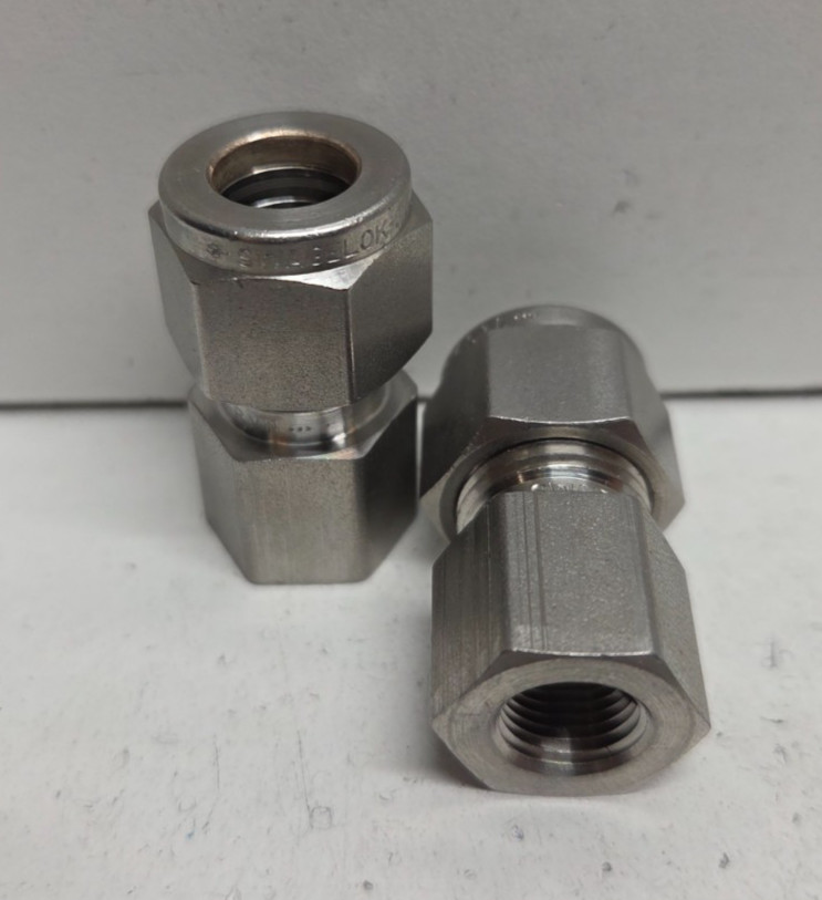 LOT OF 2 NEW NO BOX! SWAGELOK 3/8″TUBE OD X 1/8″FNPT 316 CONNECTORS SS-600-7-2
