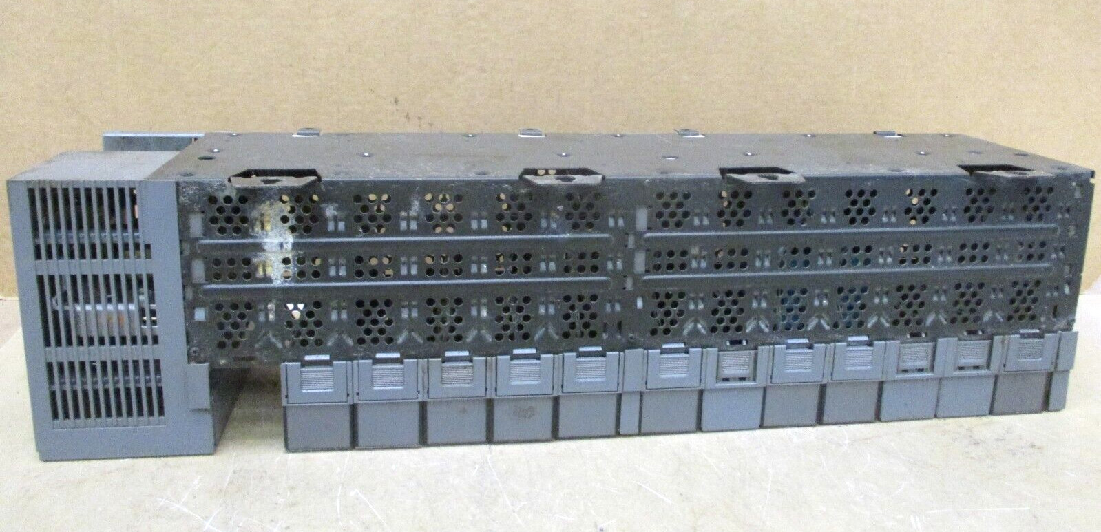 Allen-Bradley SLC 500 1746-P3 Ser A 1747-DCM Ser A 1747-SDN 48661GN